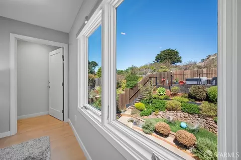 Entry Way - 160 Marview Way, San Francisco, CA 94131 photo 2 of 3