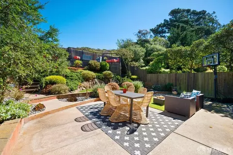 Exterior - 160 Marview Way, San Francisco, CA 94131 photo 2 of 17