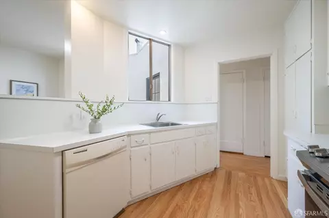 Kitchen - 2167 28th Ave, San Francisco, CA 94116 photo 3 of 4