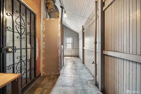 Entry Way - 705 Jackson St, Oakland, CA 94607 photo 5 of 6