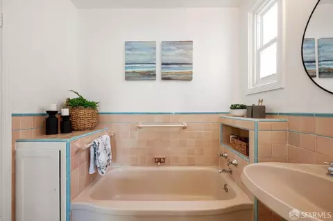 Bath - 3020 20th Ave, San Francisco, CA 94132 photo 2 of 5