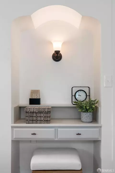 Entry Way - 3020 20th Ave, San Francisco, CA 94132 photo 3 of 8