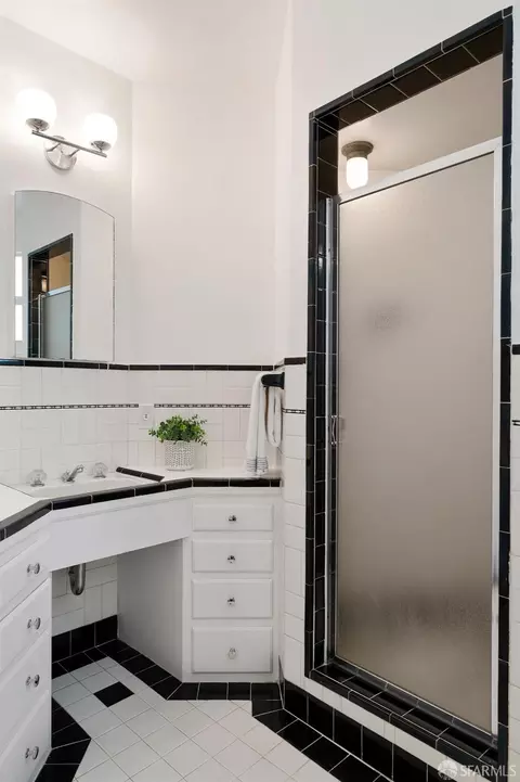 Bath - 3020 20th Ave, San Francisco, CA 94132 photo 4 of 5
