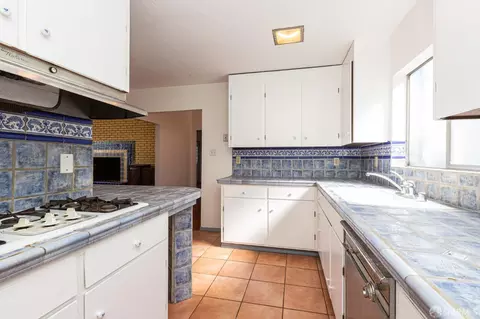 Kitchen - 196 Ocean Ave, San Francisco, CA 94112 photo 1 of 4