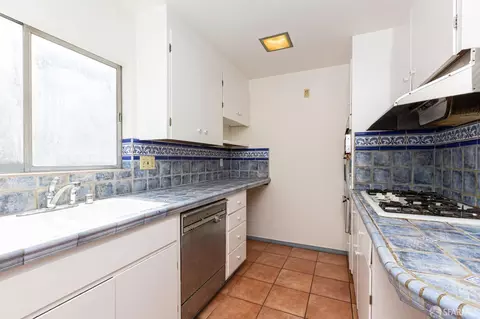 Kitchen - 196 Ocean Ave, San Francisco, CA 94112 photo 3 of 4