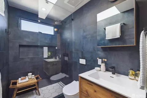 Bath - 2 Aztec St, San Francisco, CA 94110 photo 1 of 2