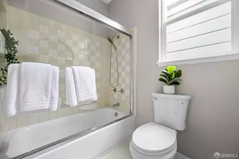 Bath - 15 Edna St, San Francisco, CA 94112 photo 2 of 2
