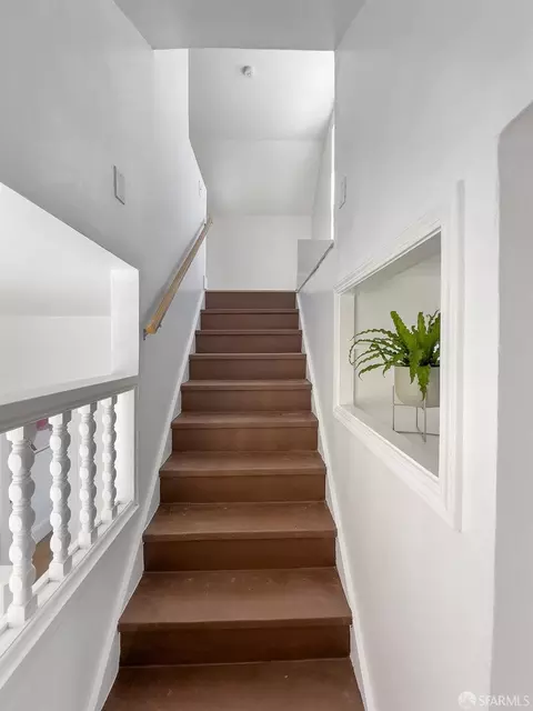 Entry Way - 49 Joost Ave, San Francisco, CA 94131 photo 2 of 3
