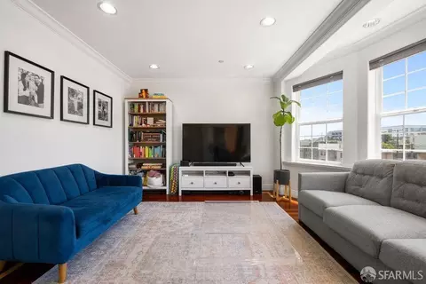 Living - 499 33rd Ave #302, San Francisco, CA 94121 photo 3 of 4