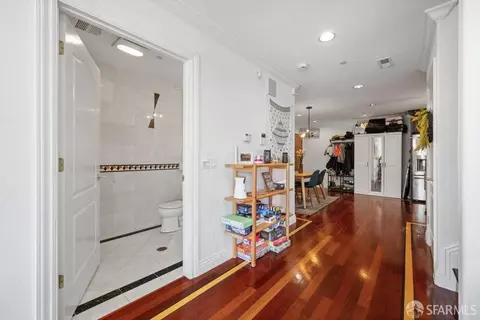 Entry Way - 499 33rd Ave #302, San Francisco, CA 94121 photo 2 of 4