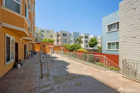 Exterior - 499 33rd Ave #302, San Francisco, CA 94121 photo 3 of 7