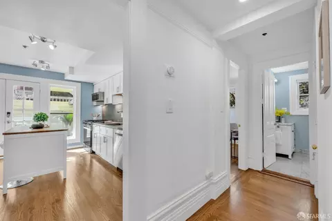 Entry Way - 2799 Laguna St, San Francisco, CA 94123 photo 2 of 2