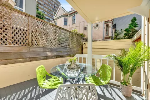 Exterior - 2799 Laguna St, San Francisco, CA 94123 photo 1 of 7