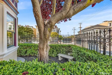 Exterior - 2799 Laguna St, San Francisco, CA 94123 photo 3 of 7