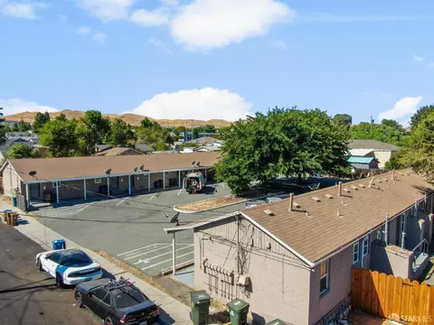 71 Solano Ave, Pittsburg, CA 94565 photo 1