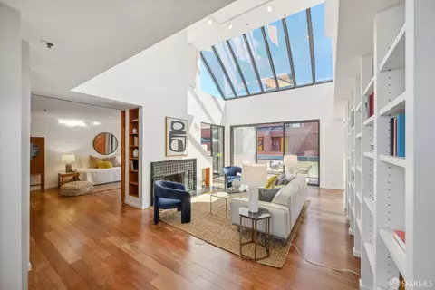 Living - 640 Davis St #17, San Francisco, CA 94111 photo 3 of 5