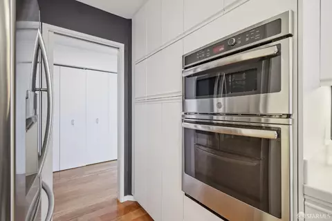 Kitchen - 640 Davis St #17, San Francisco, CA 94111 photo 3 of 3