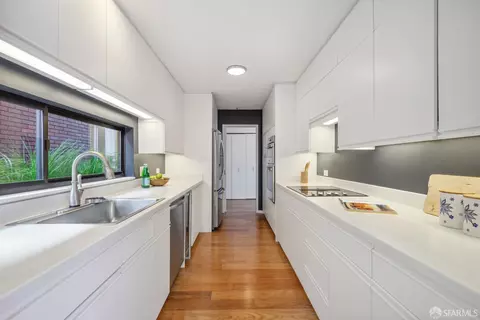 Kitchen - 640 Davis St #17, San Francisco, CA 94111 photo 1 of 3