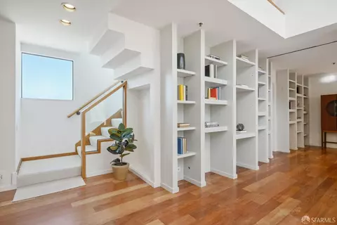 Entry Way - 640 Davis St #17, San Francisco, CA 94111 photo 2 of 5