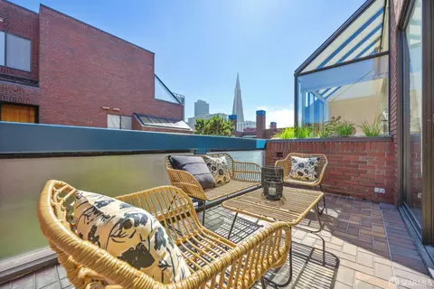 Exterior - 640 Davis St #17, San Francisco, CA 94111 photo 1 of 7