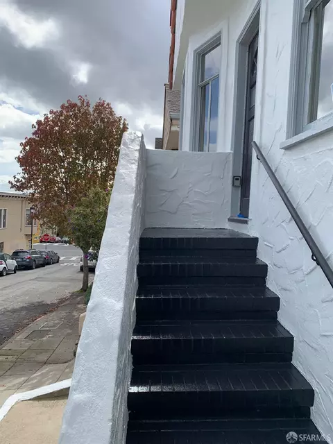 Exterior - 276 Ellsworth St, San Francisco, CA 94110 photo 2 of 4