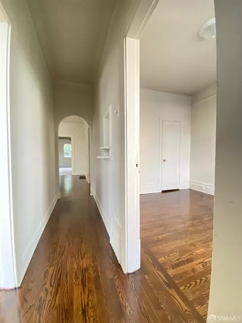 Entry Way - 276 Ellsworth St, San Francisco, CA 94110 photo 2 of 3