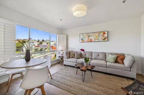 1688 Wallace Ave #302, San Francisco, CA 94124