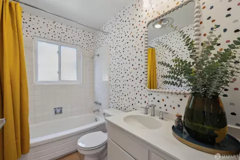 Bath - 22 Lance Ct, Moraga, CA 94556 photo 5 of 6