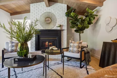 Living - 22 Lance Ct, Moraga, CA 94556 photo 3 of 6