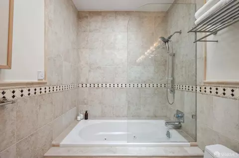 Bath - 722 37th Ave, San Francisco, CA 94121 photo 2 of 7