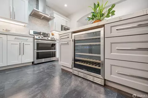 Kitchen - 722 37th Ave, San Francisco, CA 94121 photo 11 of 12