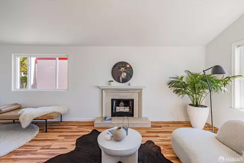 Living - 5009 Palmetto Ave #27, Pacifica, CA 94044 photo 2 of 4