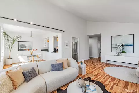 Living - 5009 Palmetto Ave #27, Pacifica, CA 94044 photo 1 of 4