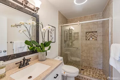 Bath - 5009 Palmetto Ave #27, Pacifica, CA 94044 photo 1 of 3
