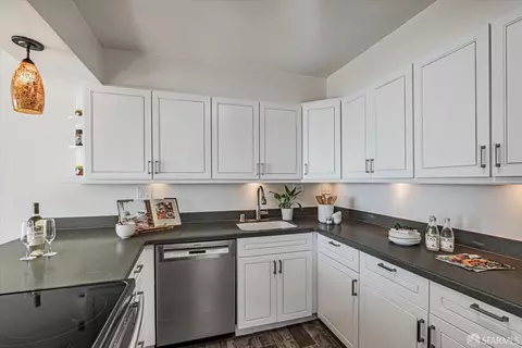 Kitchen - 5009 Palmetto Ave #27, Pacifica, CA 94044 photo 3 of 3