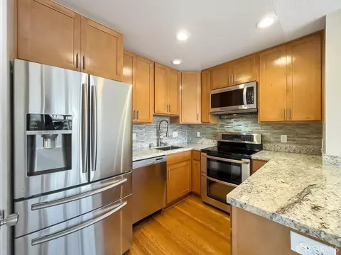 1825 Shoreline Dr #211, Alameda, CA 94501