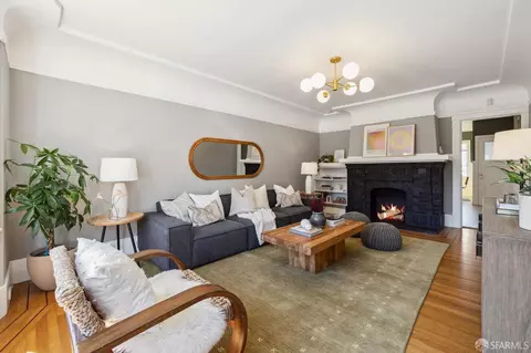 Living - 644 Lisbon St, San Francisco, CA 94112 photo 2 of 5
