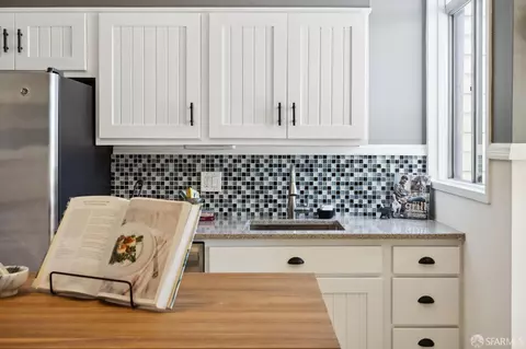 Kitchen - 644 Lisbon St, San Francisco, CA 94112 photo 2 of 4