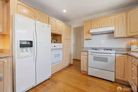 270 Stonecrest Dr, San Francisco, CA 94132 photo 4