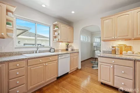 270 Stonecrest Dr, San Francisco, CA 94132 photo 5