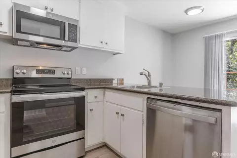Kitchen - 2084 Ascot Dr, Moraga, CA 94556 photo 9 of 11