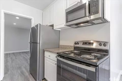Kitchen - 2084 Ascot Dr, Moraga, CA 94556 photo 6 of 11