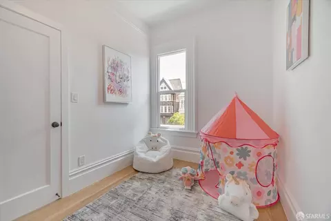 Bedroom - 137 6th Ave, San Francisco, CA 94118 photo 5 of 12
