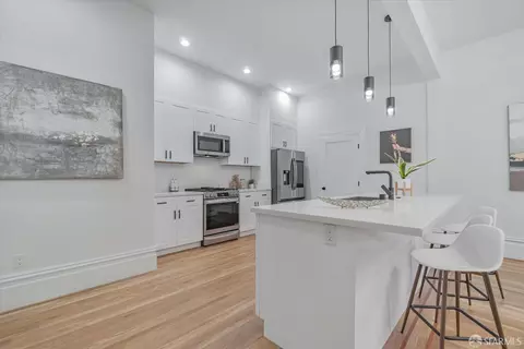 Kitchen - 137 6th Ave, San Francisco, CA 94118 photo 4 of 6