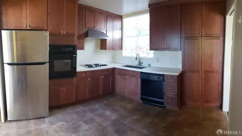 137 Curtis St, San Francisco, CA 94112 photo 3