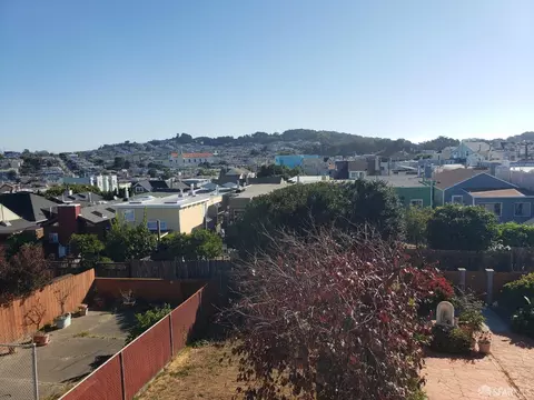 137 Curtis St, San Francisco, CA 94112 photo 5