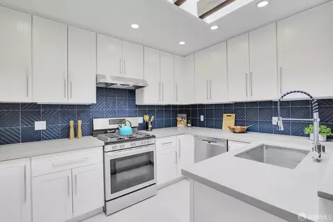 Kitchen - 6 Hillview Ct, San Francisco, CA 94124 photo 1 of 4