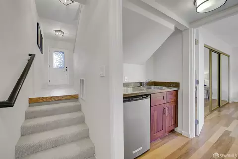 Entry Way - 6 Hillview Ct, San Francisco, CA 94124 photo 3 of 4