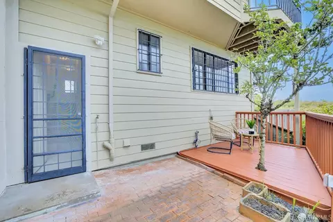 Exterior - 6 Hillview Ct, San Francisco, CA 94124 photo 9 of 9