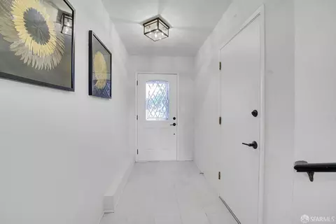 Entry Way - 6 Hillview Ct, San Francisco, CA 94124 photo 2 of 4